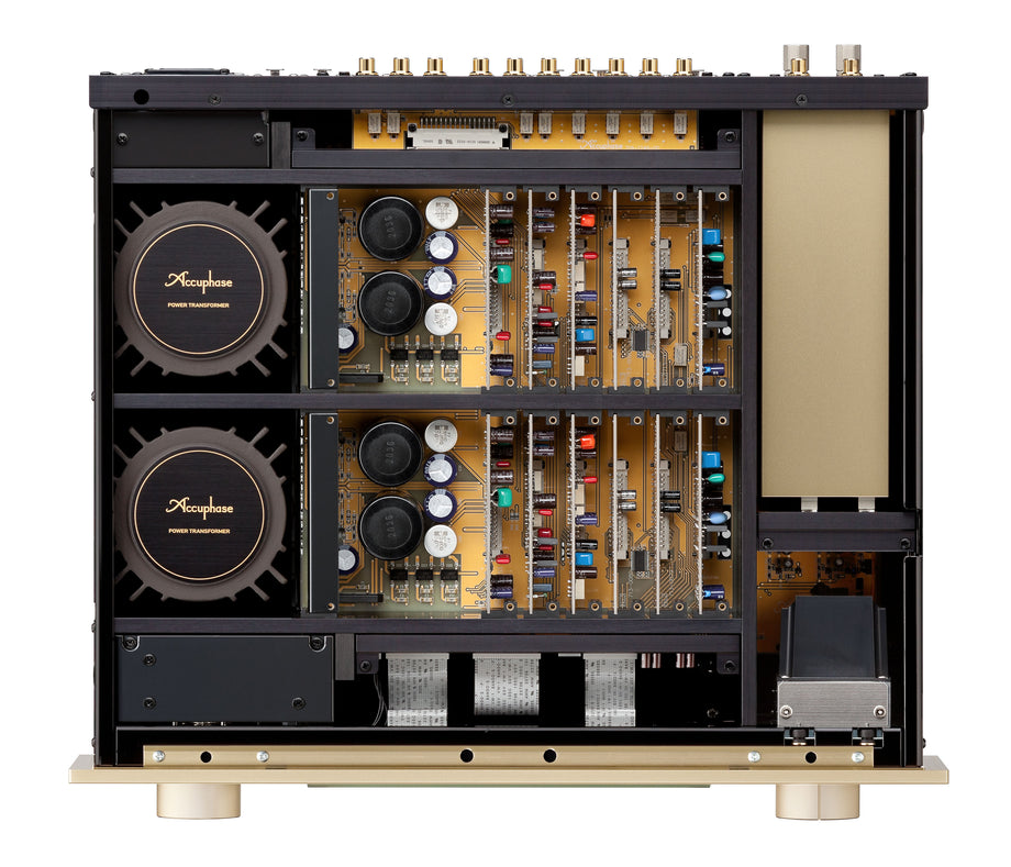 Accuphase C-2900 Preamp – Reference Analog