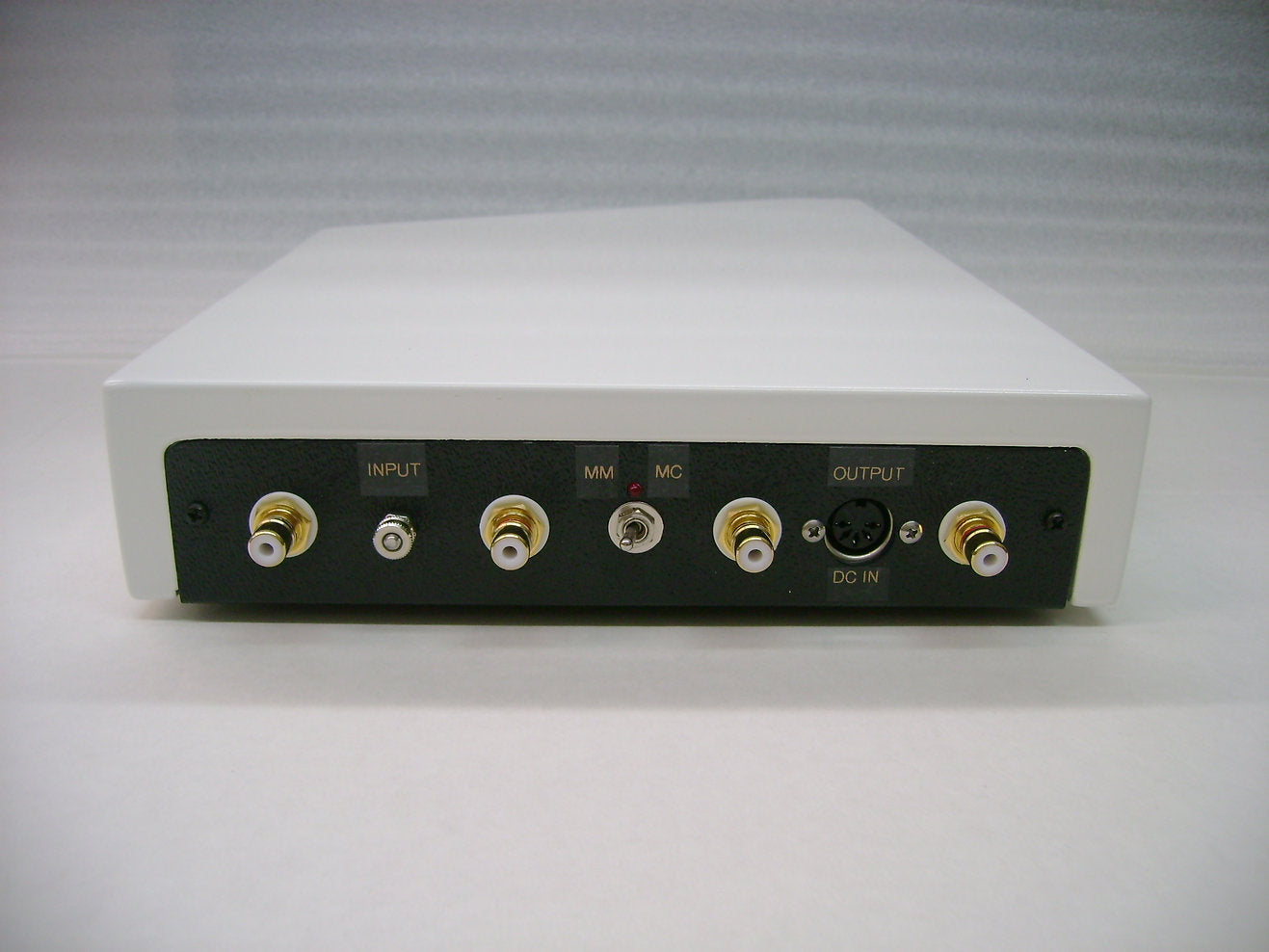Oracle Audio Paris PH200 phono pre-amplifier – Reference Analog